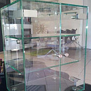 Verres collés aux UV