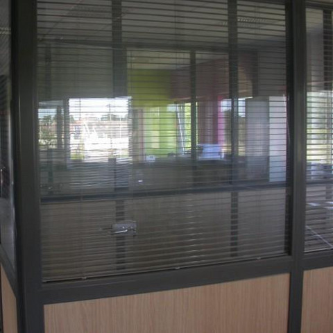 Vitrage isolant avec store intégré